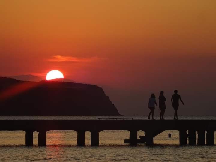 Sunset View Rooms Agia Triada  Exterior photo
